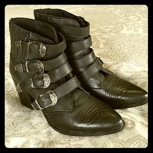 Steve Madden Prairie Boots